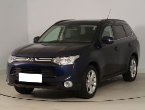 Mitsubishi Outlander - 2015