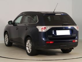 Mitsubishi Outlander - 2015
