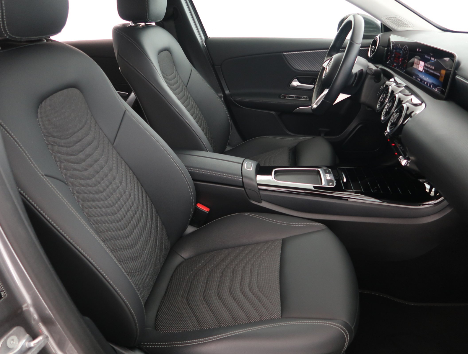 Mercedes-Benz A - 2023
