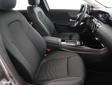 Mercedes-Benz A - 2023
