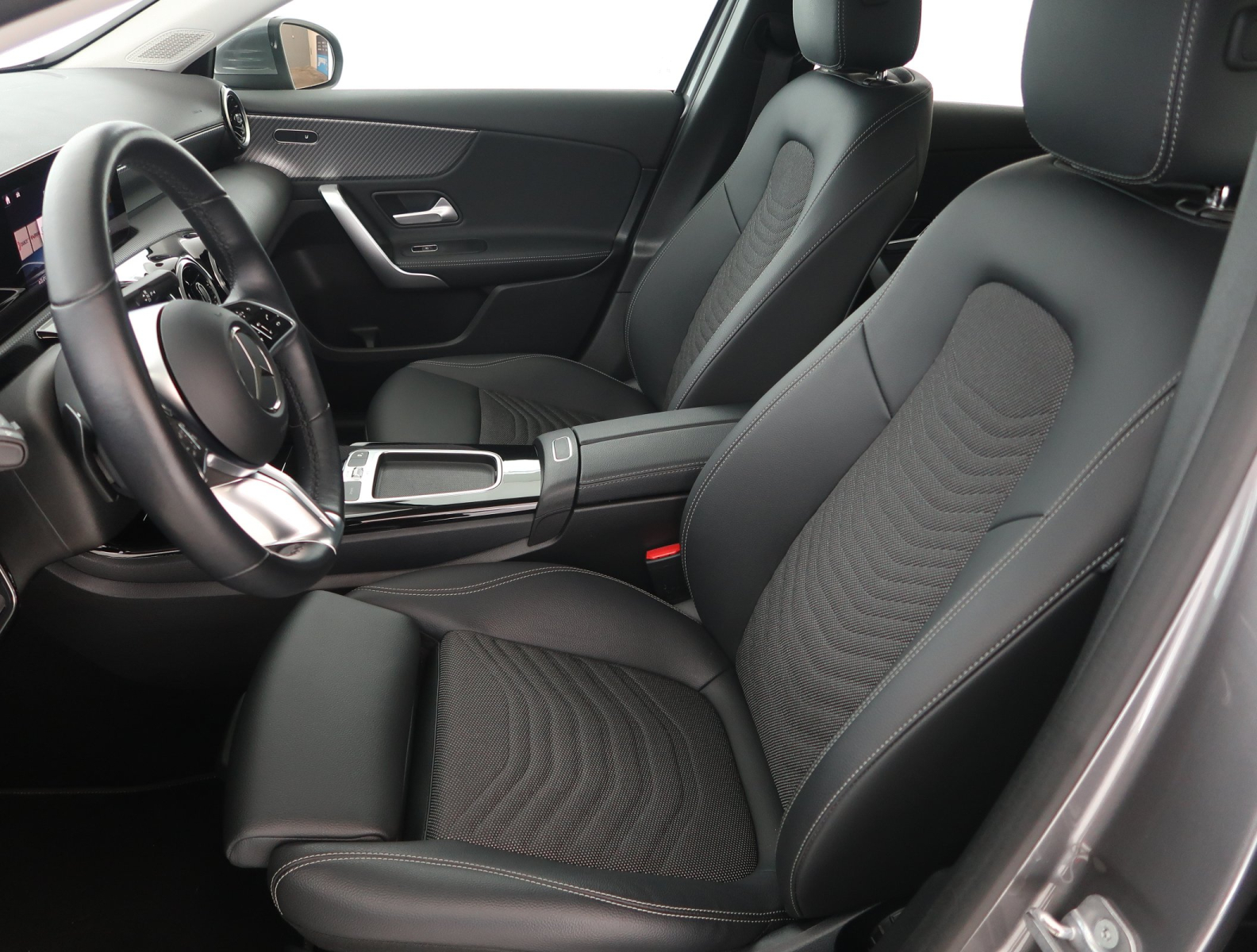 Mercedes-Benz A - 2023