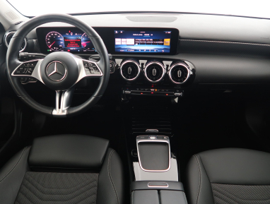 Mercedes-Benz A - 2023