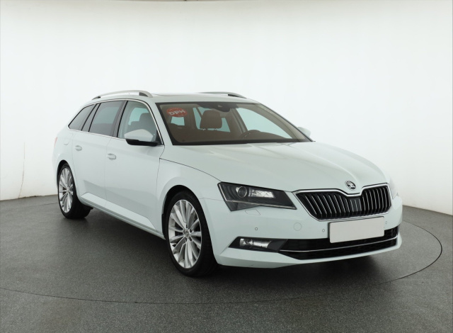 Škoda Superb 2016