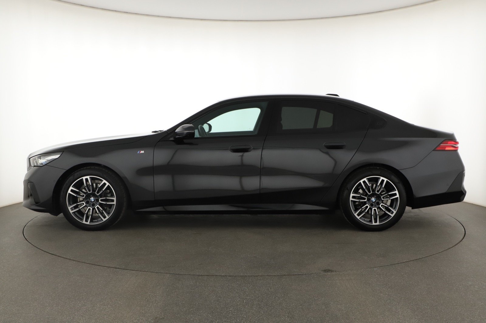 BMW 5 - 2023