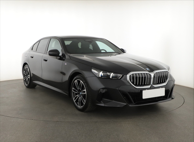 BMW 5 2023