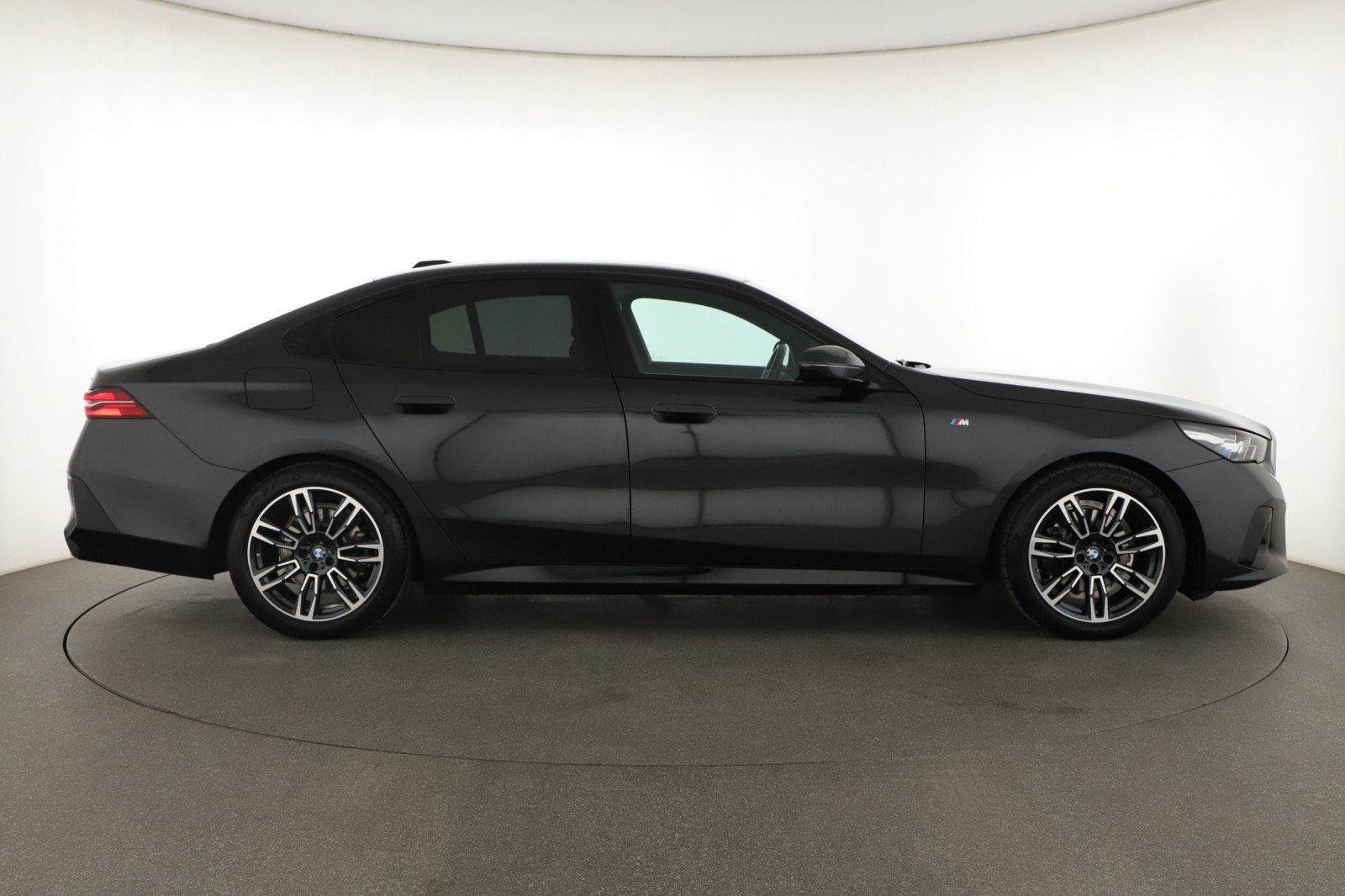 BMW 5 - 2023