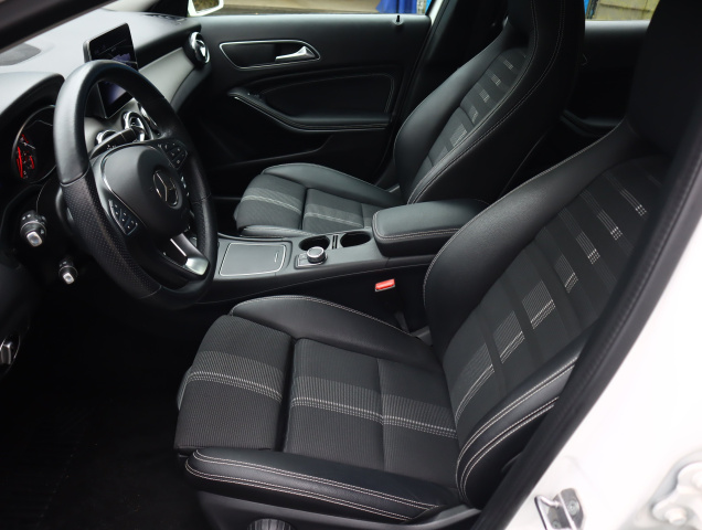 Mercedes-Benz GLA 220 4MATIC