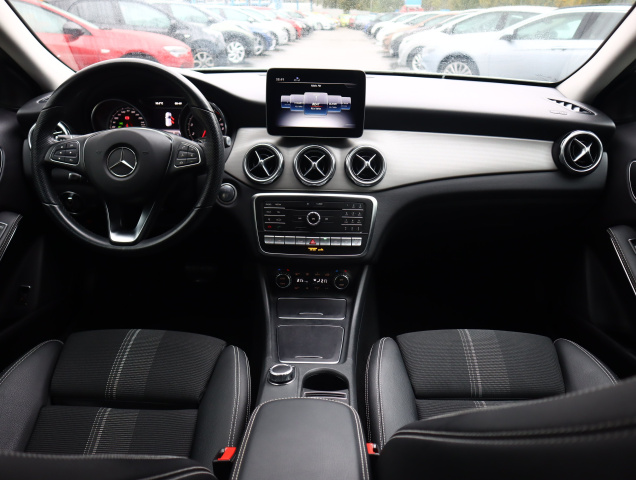 Mercedes-Benz GLA 220 4MATIC