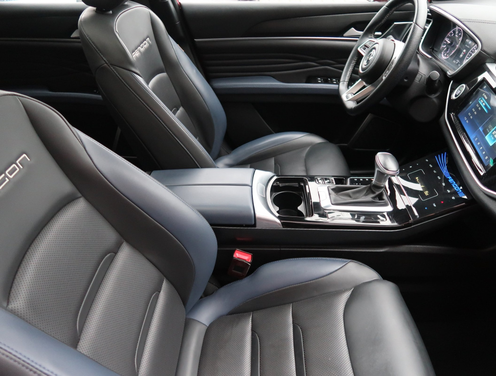 Dongfeng Fengon 5