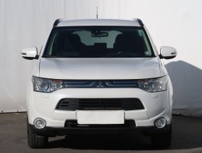 Mitsubishi Outlander - 2013