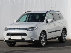 Mitsubishi Outlander - 2013