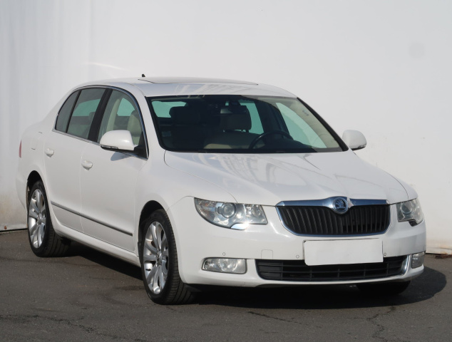 Škoda Superb 2011
