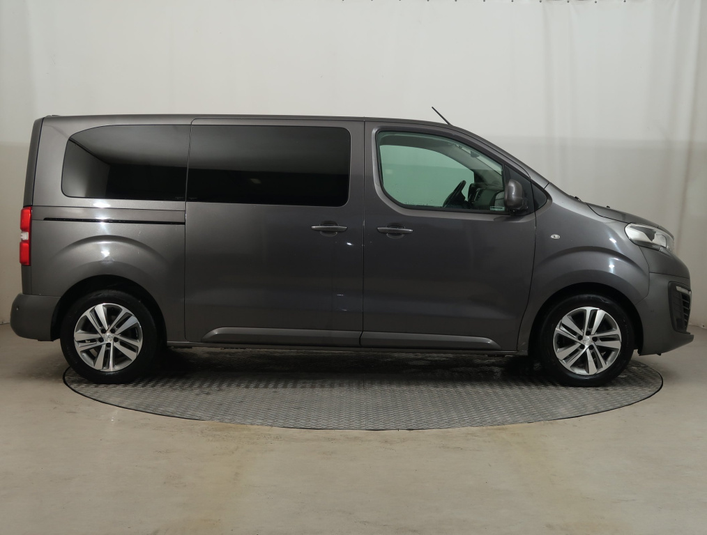 Peugeot Traveller