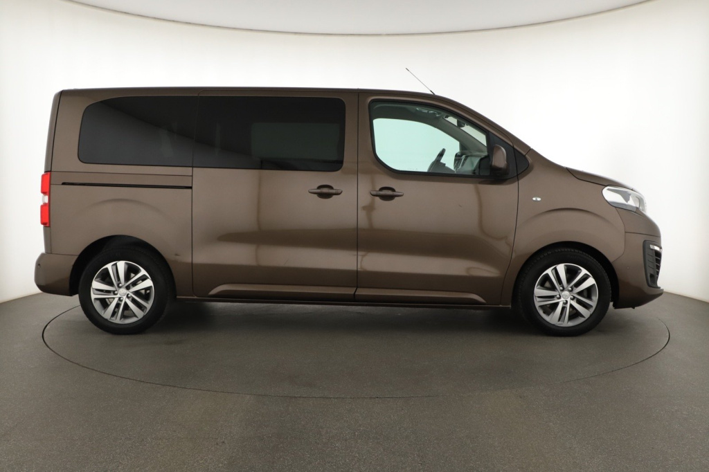 Peugeot Traveller