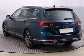 Volkswagen Passat - 2021