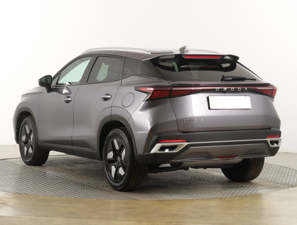 Omoda 5
