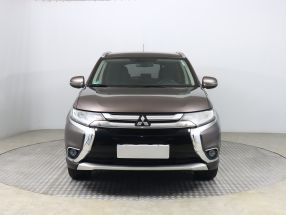 Mitsubishi Outlander - 2016