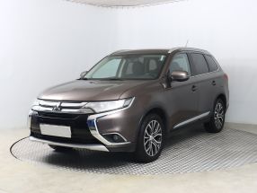 Mitsubishi Outlander - 2016