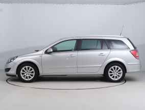 Opel Astra - 2010