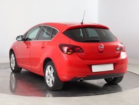 Opel Astra - 2012