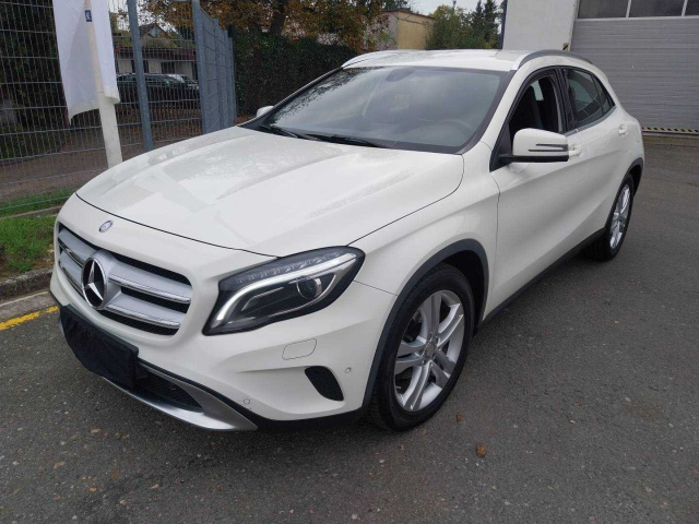 Mercedes-Benz GLA 2015