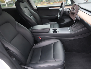 Tesla Model Y - 2023