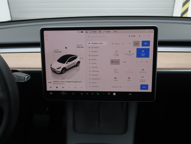 Tesla Model Y - 2023