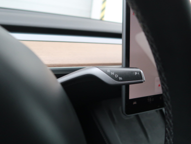 Tesla Model Y - 2023