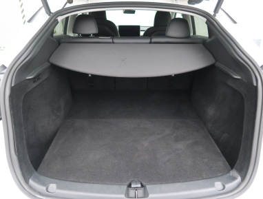 Tesla Model Y - 2023