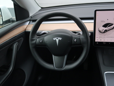 Tesla Model Y - 2023