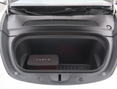 Tesla Model Y - 2023