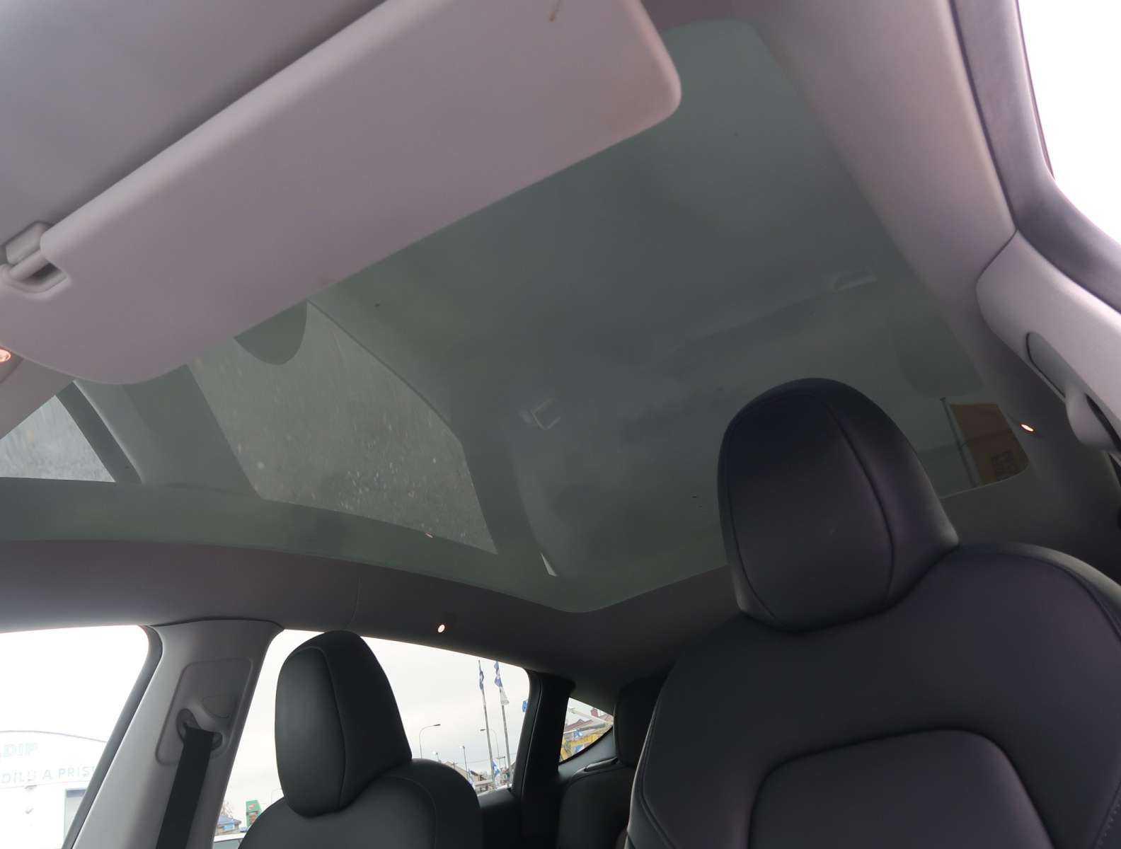 Tesla Model Y - 2023