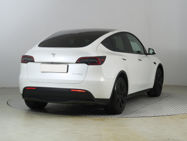 Tesla Model Y - 2023