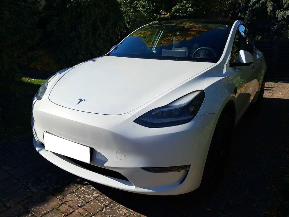 Tesla Model Y - 2023