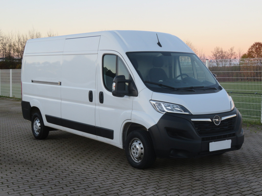 Opel Movano