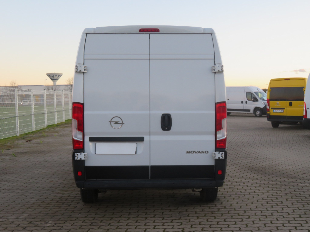 Opel Movano