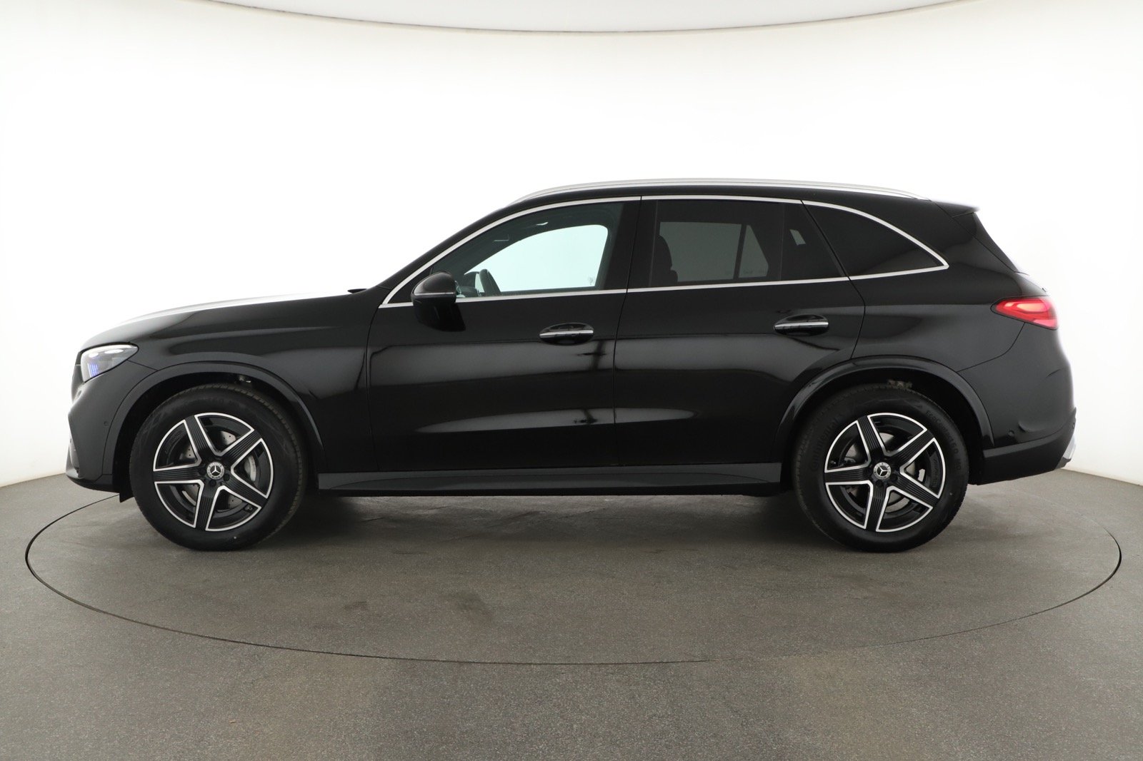 Mercedes-Benz GLC - 2025