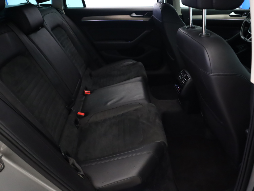 Volkswagen Passat, 2016
