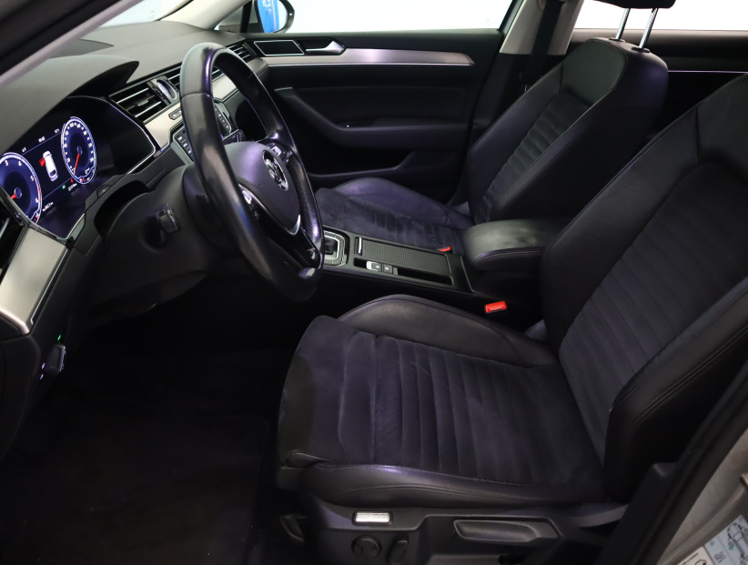 Volkswagen Passat, 2016