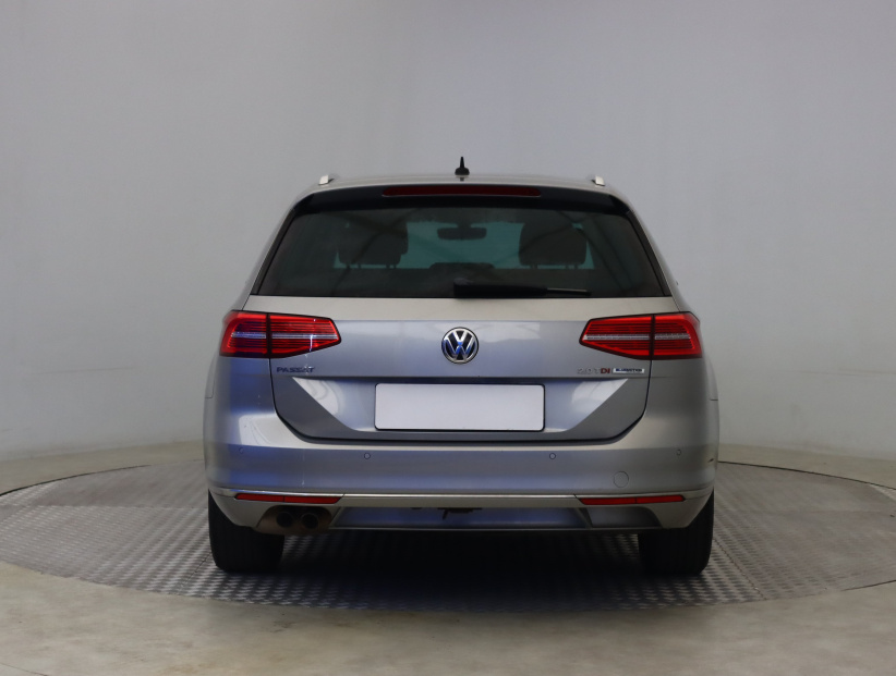Volkswagen Passat, 2016
