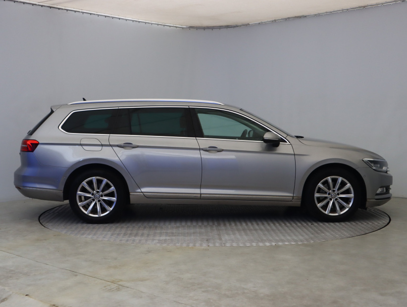 Volkswagen Passat, 2016