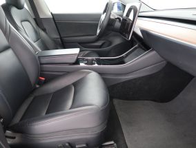 Tesla Model 3 - 2020