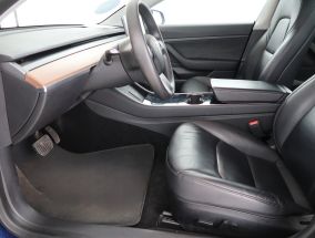 Tesla Model 3 - 2020