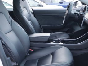 Tesla Model 3 - 2020