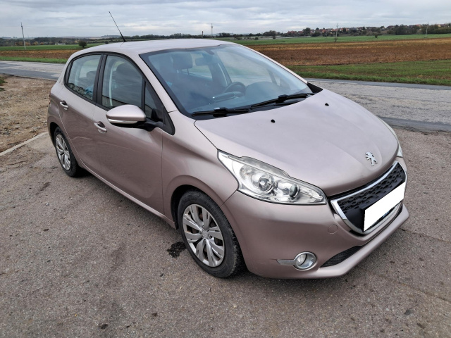 Peugeot 208 2012
