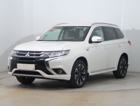 Mitsubishi Outlander - 2016