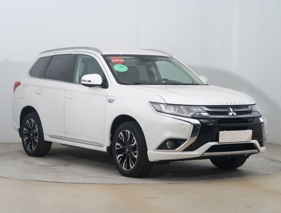 Mitsubishi Outlander - 2016