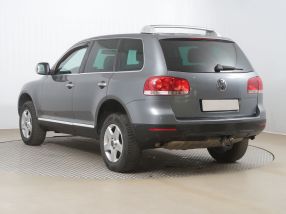 Volkswagen Touareg - 2004