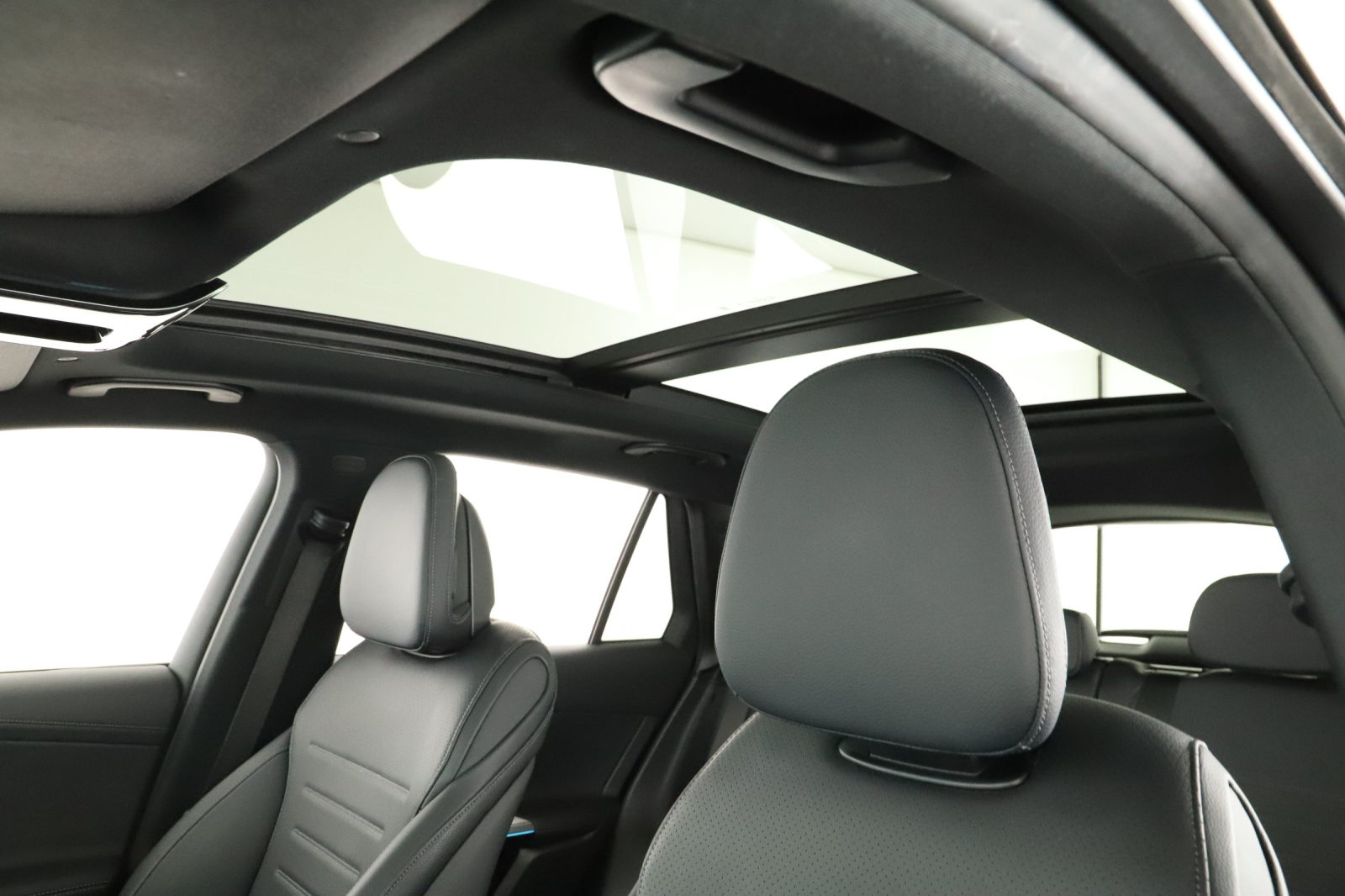 Mercedes-Benz GLC - 2024