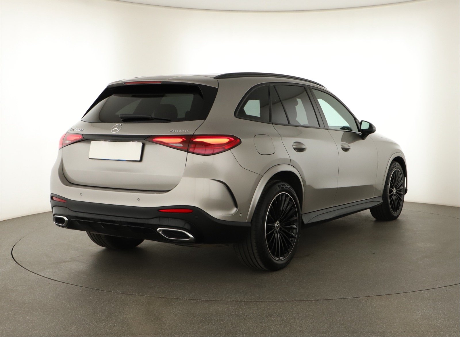 Mercedes-Benz GLC - 2024